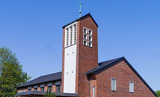 Fast 70 Jahre ist die Kirche auf der Grenze der beiden Ortsteile Babbenhausen und Oberbecksen alt. Am Sonntag soll sie entwidmet werden. - Kirchenkreis Vlotho
