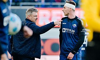 SCP-Trainer Lukas Kwasniok beorderte seinen Schützling Tjark Scheller, der zuvor eine Platzwunde am Kopf erlitten hatte, in der zweiten Hälfte des Heimspiels gegen Hertha auf die Sechserposition. - Besim Mazhiqi