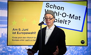bpb-Präsident Thomas Krüger in Berlin beim Start des Wahl-O-Mat zur Wahl des Europäischen Parlaments 2024. - Bernd von Jutrczenka/dpa