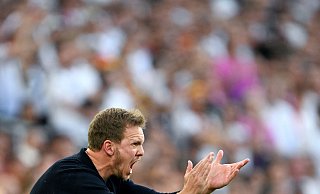 Bundestrainer Julian Nagelsmann feuert sein Team an. - Federico Gambarini/dpa