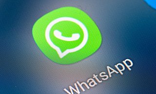 Der führende Messengerdienst hatte sich klar gegen die Einführung einer Chatkontrolle in der EU ausgesprochen - der Marktrivale Signal hatte sogar mit einem Rückzug aus Europa gedroht. (Symbolbild) - Fabian Sommer/dpa