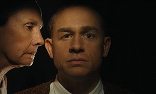 Ein Mörder und seine Mutter: «Monster: Die Geschichte von Ed Gein» - -/Netflix/dpa