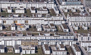 In vielen deutschen Städten sind Wohnungen so knapp, dass Unternehmen bei der Mitarbeitersuche Mühe haben. (Symbolbild) - Sven Hoppe/dpa