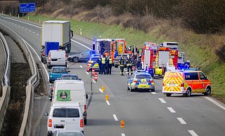 Auf der A33 kam es zu einem schweren Unfall. Zu großartigen Verkehrsbeeinträchtigungen kam es dadurch aber nicht. - Besim Mazhiqi