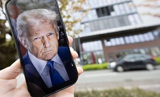 Trumps Feldzug gegen Freiheit und Wissenschaft: Schon jetzt fragen US-Forscher an den Universitäten Bielefeld und Paderborn an, ob sie ihre Forschungen hier fortsetzen dürfen. - Niklas Tüns