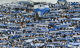 Arminia-Fans, hier beim Spiel gegen Regensburg in der Schüco-Arena. - Christian Weische