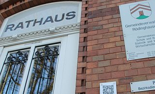 Hier wird künftig um Mehrheiten gerungen: Das Rathaus in Rödinghausen. - Florian Weyand