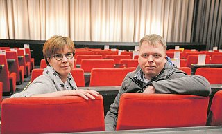 Bald geht’s wieder los: Nicole und Patrick Kulemann in ihrem Zentral-Theater.  - Mareike Patock
