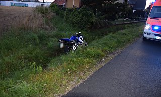 Als mögliche Unfallursache gab der schwerverletzte Motorradfahrer an, dass der Gasgriff geklemmt habe. - Polizei Herford