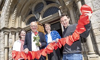 Gemeindepädagogin Chiara Faber, Pfarrer Christoph Steffen, Pfarrerin Nora Göbel und Vikar Yann Wippich freuen sich auf viele Trauungen. - Jörg Dieckmann