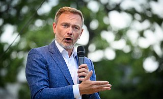 Als Finanzminister ist der Haushalt Lindners wichtigste Aufgabe - doch noch immer steht der Etat für 2025 nicht. (Archivbild) - Bernd von Jutrczenka/dpa