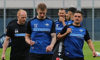 Mittelfeldakteur Marcel Mehlem (r.) und Stürmer Felix Platte kehren in den Paderborner 20er-Kader zurück. - Jochem Schulze
