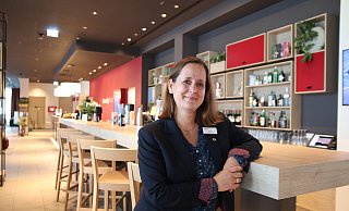 Carolin Nolte (42) leitet das Intercity-Hotel Herford seit dem 1. Mai 2023. - Susanne Blersch