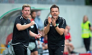 Wieder vereint: Rödinghausens Meistertrainer Enrico Maaßen hat Sebastian Block (l.) zur U23 von Borussia Dortmund geholt, zumindest in Teilzeit. Dort erhält der Lehrer bislang sehr gute Noten. - Noah Wedel