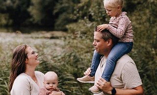 Krankenkassen, die spezielle Leistungen für Schwangerschaft und Kindergesundheit anbieten, entlasten Familien erheblich. - bkk melitta hmr