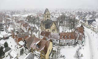 Der Schneefall hat Halle ein völlig anderes Antlitz verpasst. Von oben betrachtet hat sich das Haller Herz in eine prächtige Winterlandschaftverwandelt. - Ulrich Fälker