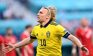 Schwedens Emil Forsberg bejubelt ein Tor. - Kirill Kudryavtsev/AFP Pool/AP/dpa
