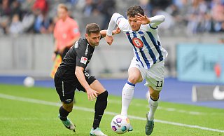 Während Hertha-Flügelflitzer Fabian Reese (r.) aufdrehte, erwischte SCP-Verteidiger Marco Schuster einen gebrauchten Tag. - Imago Images