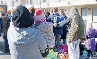 Frau und Tochter kann Hassan Alabbasi frühestens 2027 nach Deutschland holen. Seine Unterstützer können das nicht nachvollziehen. - dpa