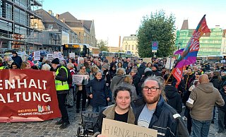 Auch in Bielefeld gibt es aufgrund der umstrittenen Stadtbild-Äußerung des Bundeskanzlers heute eine Demonstration. - Ivonne Michel