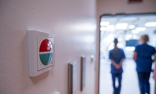 Medizinisches Personal auf einer Intensivstation: Kreislauferkrankungen bleiben die häufigste Todesursache in NRW. - picture alliance/dpa
