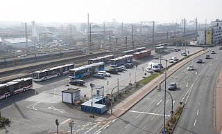 Zwischen dem Paderborner Hauptbahnhof und dem B&B-Hotel soll das neue Parkhaus entstehen. - Niklas Tüns (Archivfoto) Zwischen dem Paderborner Hauptbahnhof und dem B&B-Hotel soll das neue Parkhaus entstehen. - Niklas Tüns (Archivfoto)