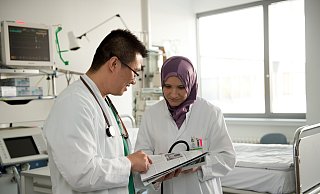 Viele Menschen, die 2015 nach Deutschland geflüchtet sind, haben inzwischen Jobs. - dpa