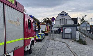 Die feuerwehr und die Polizei waren am Bahnhof in Porta im Einsatz. - Feuerwehr Porta