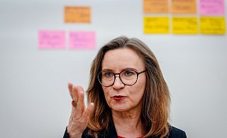 Sigrid Nikutta, bislang Vorstandsvorsitzende der DB Cargo, ist in Enger im Kreis Herford aufgewachsen. - Kay Nietfeld/dpa