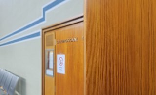 Seit knapp neun Monaten steht eine Anwältin aus Detmold (59) vor Gericht. Kurz vor dem Ende der geplanten Beweisaufnahme will sie das Blatt noch mal drehen. - Janet König