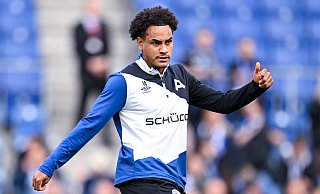 Monju Momuluh erhält bei der Arminia auf der Rechtsverteidigerposition den Vorzug gegenüber Christopher Lannert. - Teresa Kroeger