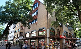 Schließt Ende Januar: Die Euro-Shop-Filiale an der Ecke Ecke König-/Münsterstraße in Gütersloh. - Neue Westfälische