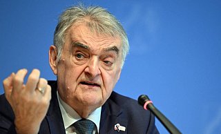 Innenminister Herbert Reul äußert sich am Dienstag um 10 Uhr zu den ersten Ermittlungsergebnissen bezüglich eines neues Missbrauchskomplexes. - dpa (Archiv)