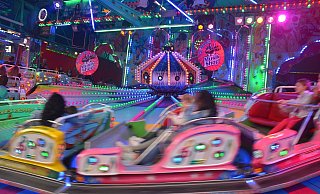 Auch der Musik-Express lockt jedes Jahr beim Kirschblütenfest viele Fahrgäste. - Mareike Patock