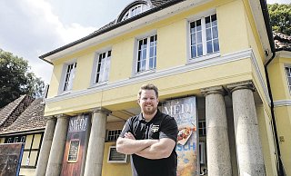 Unternehmer, Gastronom und Fleischsommelier Dominik Stollberg hat das einst sehr bekannte und beliebte „Méditerranée“ in Brackwede übernommen. - Susanne Lahr