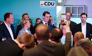 Hendrik Wüsts NRW-CDU geht als Gewinnerin aus der Kommunalwahl 2025 hervor. Mit SPD, CDU und Grünen zusammen ist NRW deutlich weiter in der Mitte als andere Regionen Deutschlands. - Christoph Reichwein/dpa