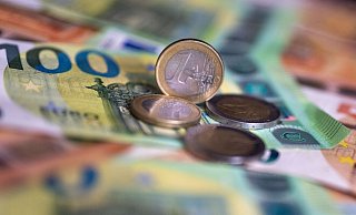 Während die Reichen in Hiddenhausen reicher werden, müssen die Armen mit immer weniger Geld auskommen. - Monika Skolimowska/dpa