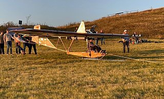Start im betagten Flugzeug: An der Wasserkuppe genossen die Bürener Flieger die Erlebnisse mit dem besonderen Fluggerät. - AC Büren