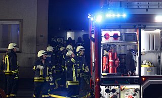Gut 80 Einsatzkräfze aus der samtgemeinde Boffzen sowie des überörtlichen Löschzuges aus Beverungen waren in Lauenförde im Einsatz. - Torsten Wegener