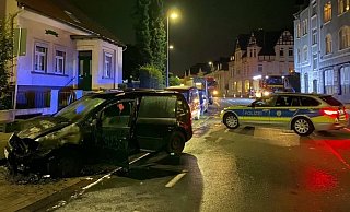 Das Feuer am Auto brach nach bisherigem Kenntnisstand der Polizei während der Fahrt aus. - Mike-Dennis Müller