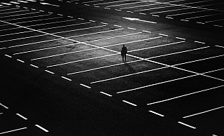 In seiner Erinnerung habe er den Wagen am Vormittag an einer größeren vierspurigen Straße abgestellt. Schließlich suchte er Hilfe bei der Polizei. (Symbolfoto) - Pixabay
