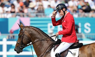Richard Vogel siegte beim Weltcup-Springen im französischen Lyon. - Rolf Vennenbernd/dpa