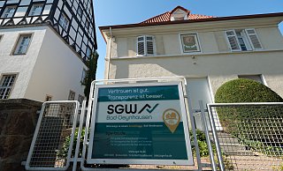 Mit einem Rekordergebnis schloss die „Städtische Gesellschaft für Wohnen“ (SGW) das Geschäftsjahr 2024 ab. Nun steht die städtische Tochter auch im Zentrum einer politischen Debatte. Dabei geht es um Verantwortung. - Thorsten Gödecker