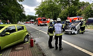 Auto überschlägt sich auf der Bundesstraße 61. Frau (41) lebensgefährlich verletzt. - Bröder Frücht