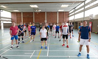 Badminton-Bundestrainer Diemo Ruhnow (r.) war Trainingsgast bei der TG Ennigloh.  - Thorsten Mailänder