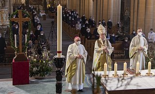 Erzbischof Hans-Josef Becker feierte am Ostersonntag ein festliches Pontifikalamt im Hohen Dom zu Paderborn. - Thomas Throenle/Erzbistum Paderborn