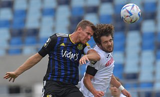 Der SC Verl unterliegt dem 1. FC Saarbrücken. - Jens Dünhölter
