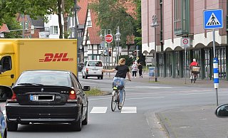Auch wenn die Unfälle an der Ecke Blessenstätte / Unter den Ulmen leicht zurückgegangen sind, soll es trotzdem eine Ampel geben. - Jens Dünhölter