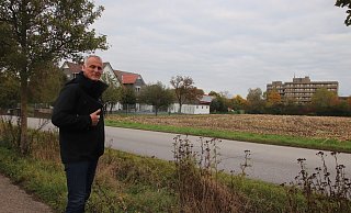 Auf diesem Feld will Oliver Wessel eine E-Tankstelle bauen. - Heidi Froreich