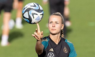 DFB-Torhüterin Merle Frohms ist vor dem Dänemark-Spiel zuversichtlich. - Jürgen Kessler/dpa